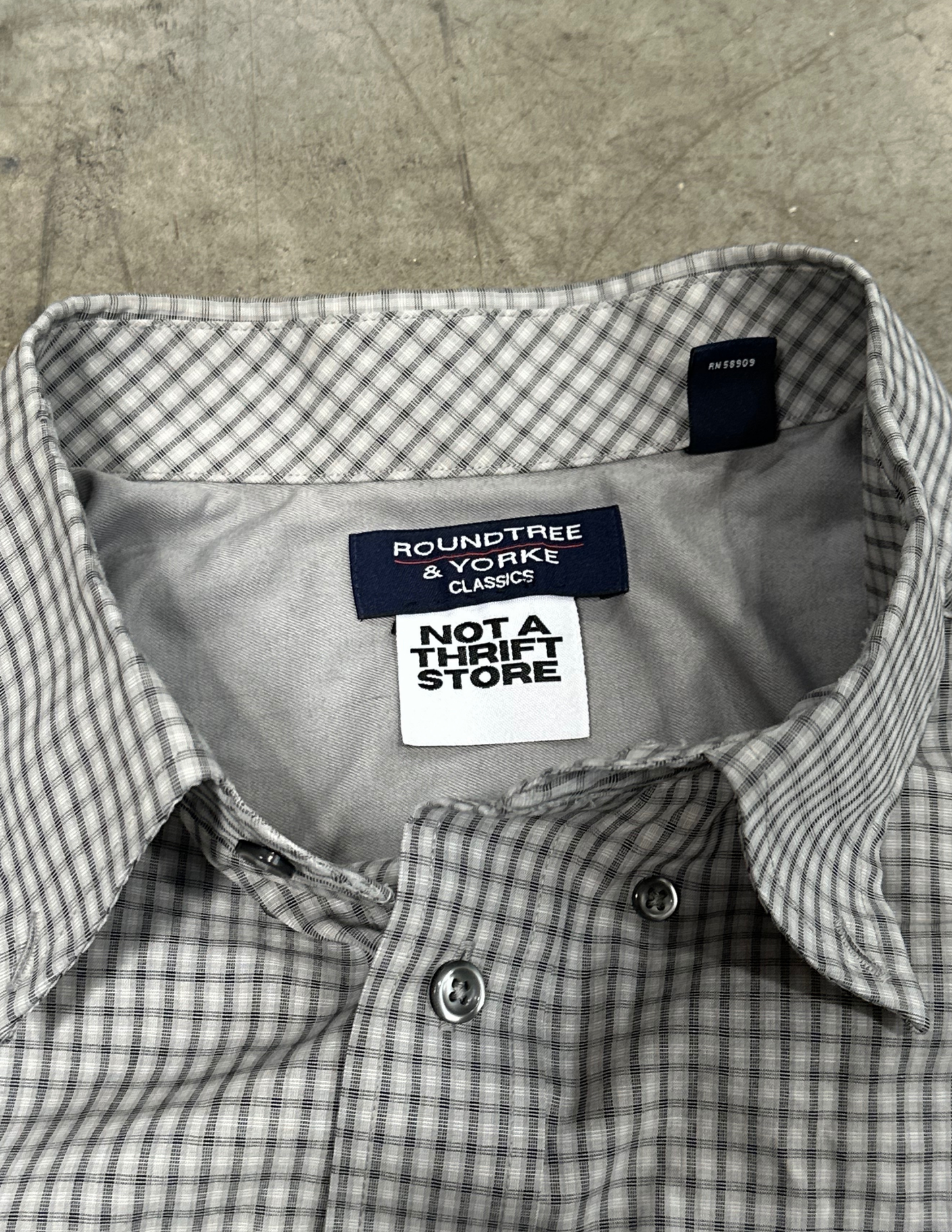 Cropped Grey Short Sleeve Button Down - XXL